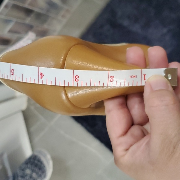 CHANEL CAMEL PUMPS CC DETAIL - Picture 14 of 14